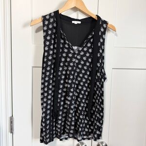 Maurices black and White Floral v-neck tie sleeveless Women's Top size 20-22